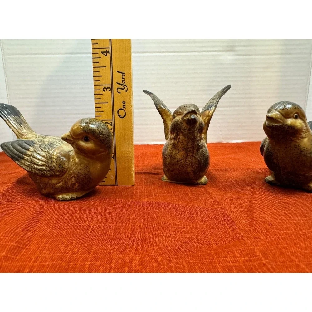 Vintage Napco Ceramic Bird Figurines Set of 3 Speckled Brown Sparrow Finch MCM